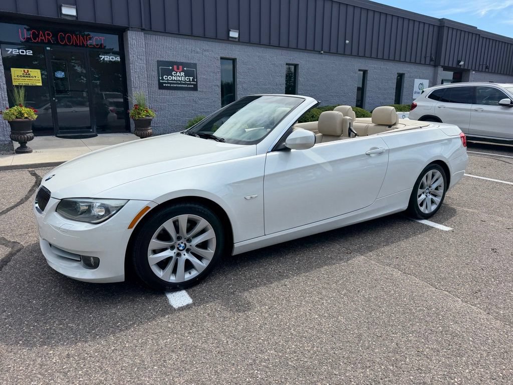 Used 2012 BMW 328i Convertible RWD image 2