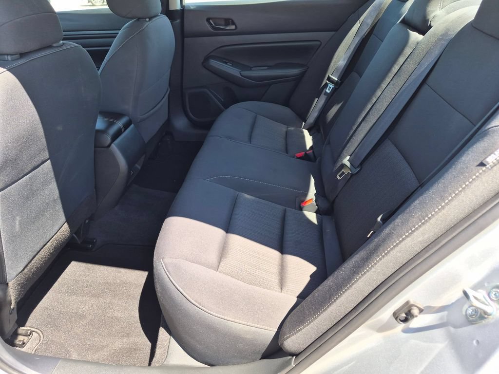 Used 2025 Nissan Altima 2.5 SV FWD image 25
