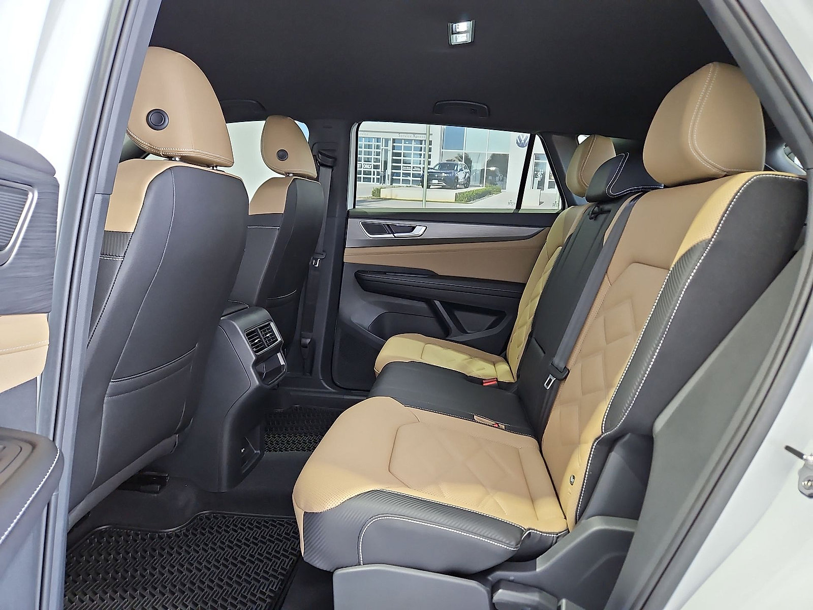 New 2026 Volkswagen Atlas Cross Sport SE FWD image 14