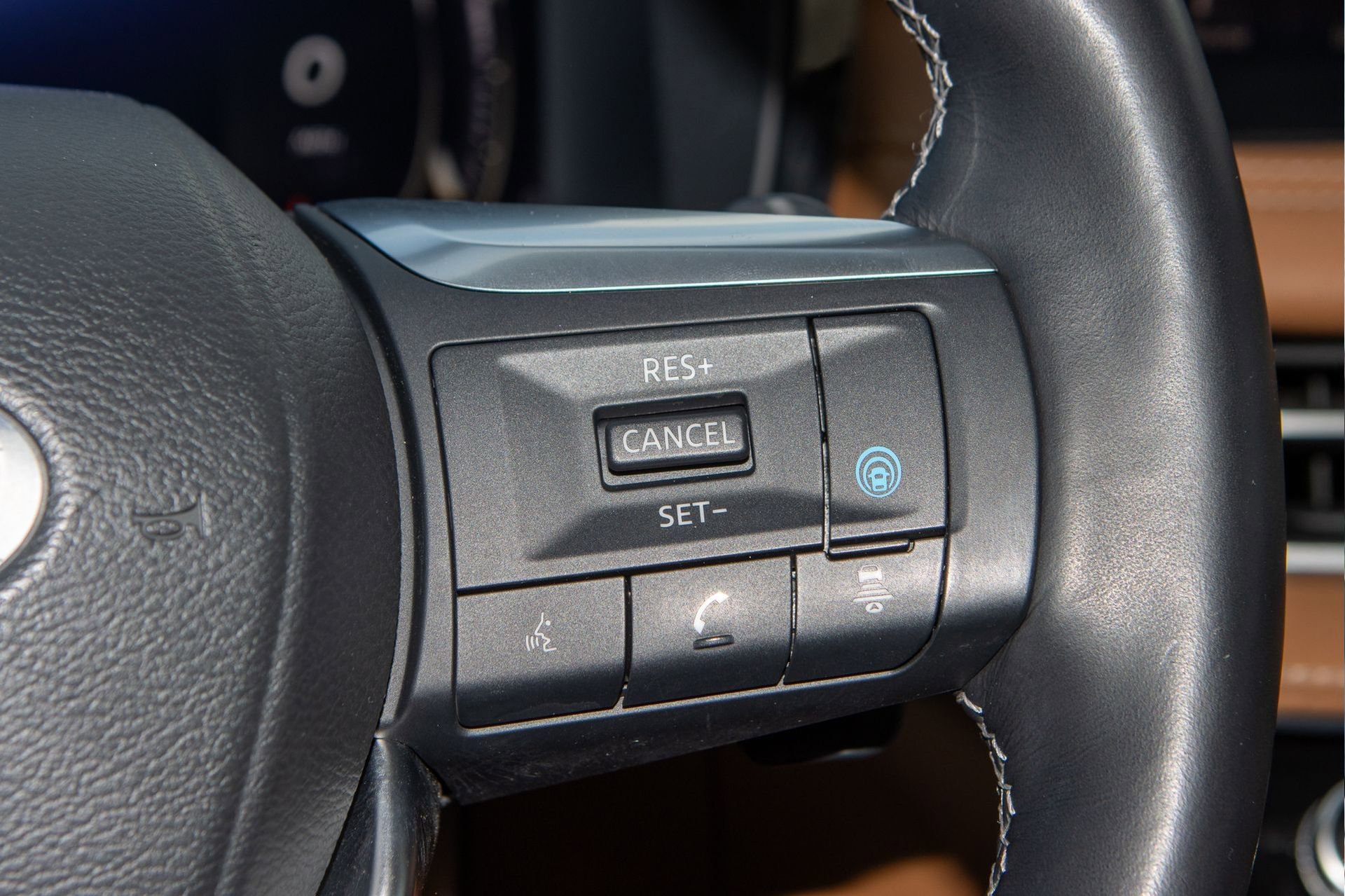 Used 2023 INFINITI QX60 Sensory w/ Cargo Package image 25