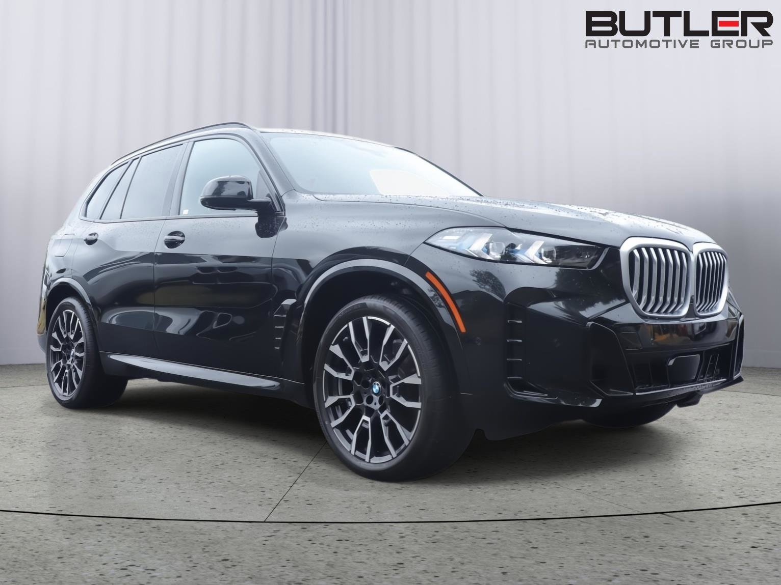 Used 2025 BMW X5 xDrive40i w/ M Sport Package AWD/4WD image 3