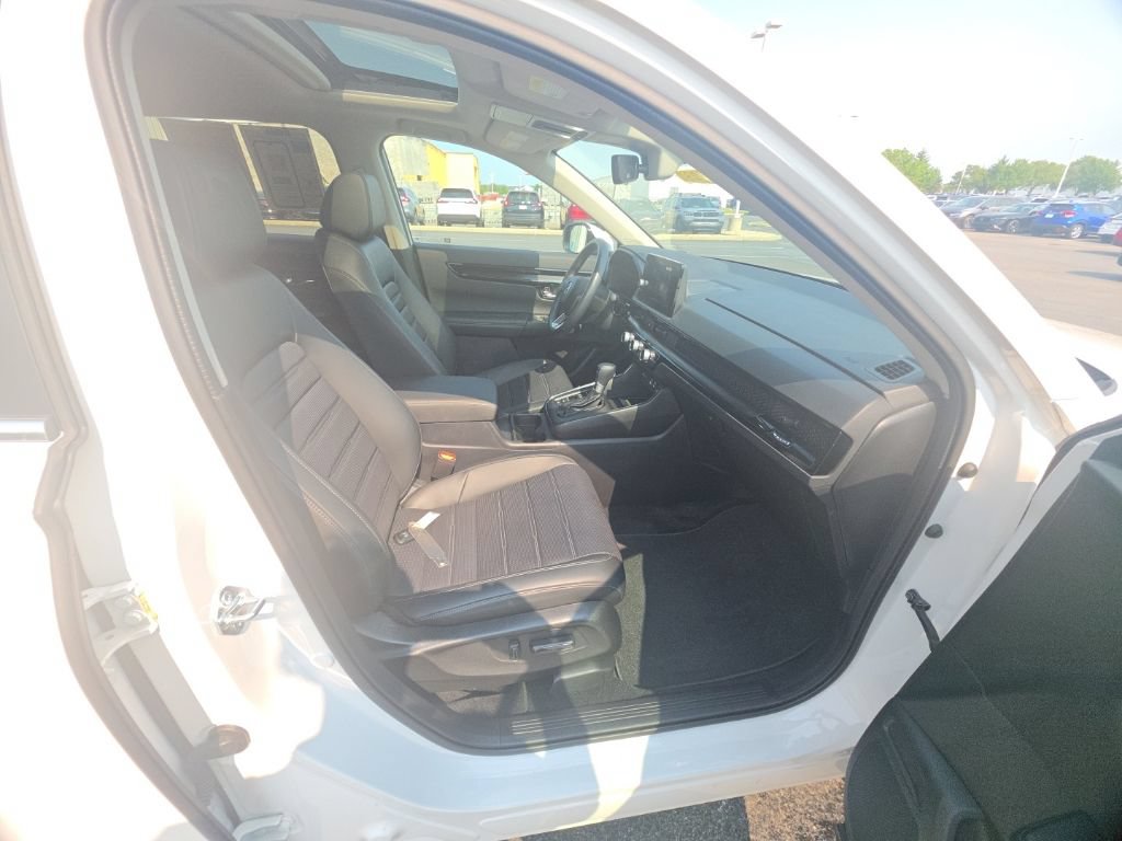 Used 2025 Honda CR-V EX-L image 32