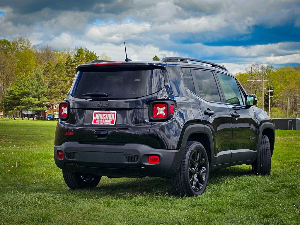 Certified 2022 Jeep Renegade Altitude w/ Convenience Group AWD/4WD image 3
