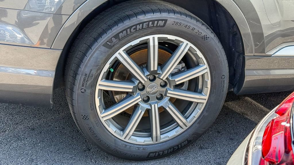 Used 2019 Audi Q7 3.0T Premium Plus w/ Premium Plus Package AWD/4WD image 6