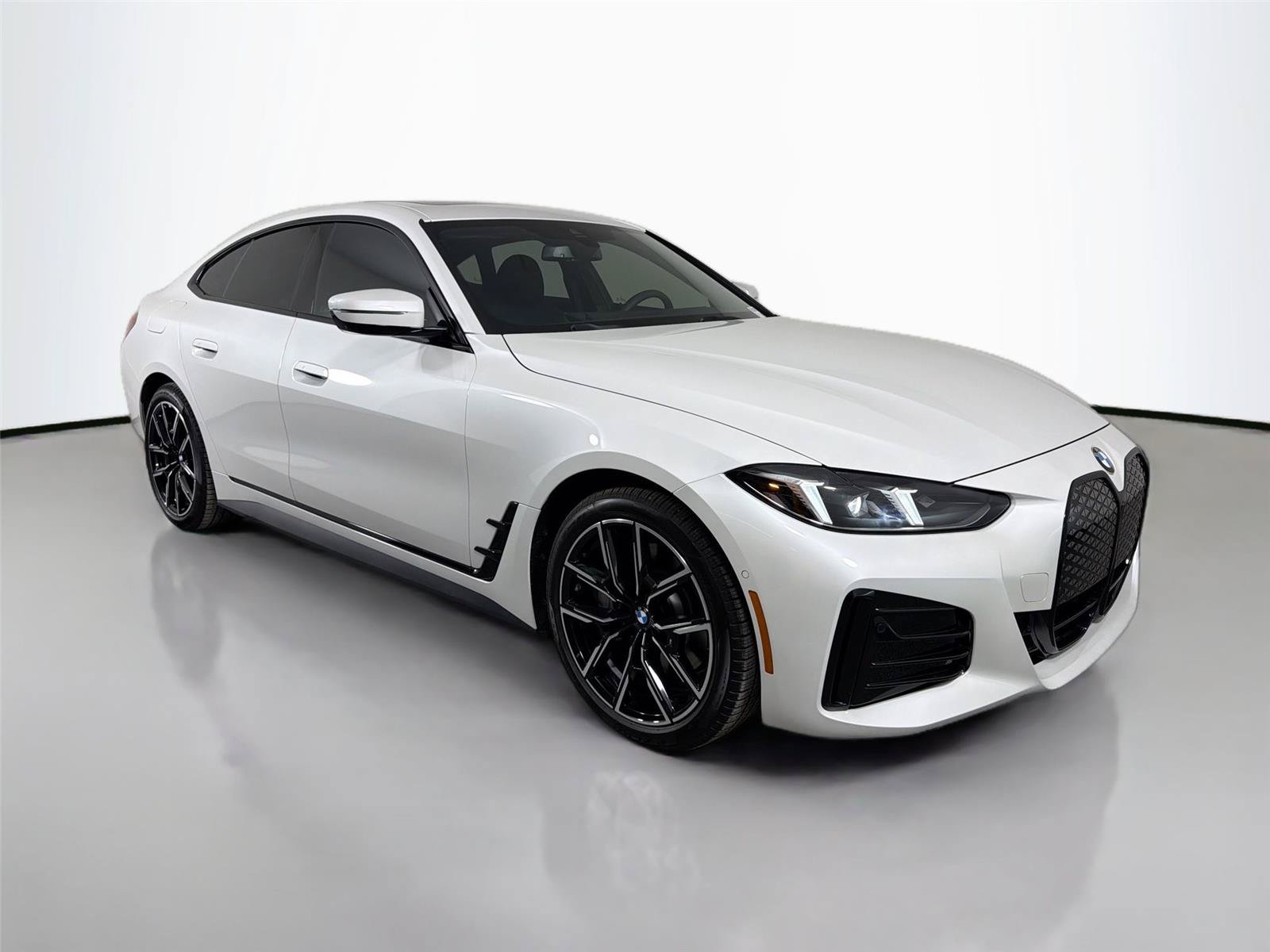 New 2026 BMW i4 xDrive40i w/ M Sport Package AWD/4WD image 6