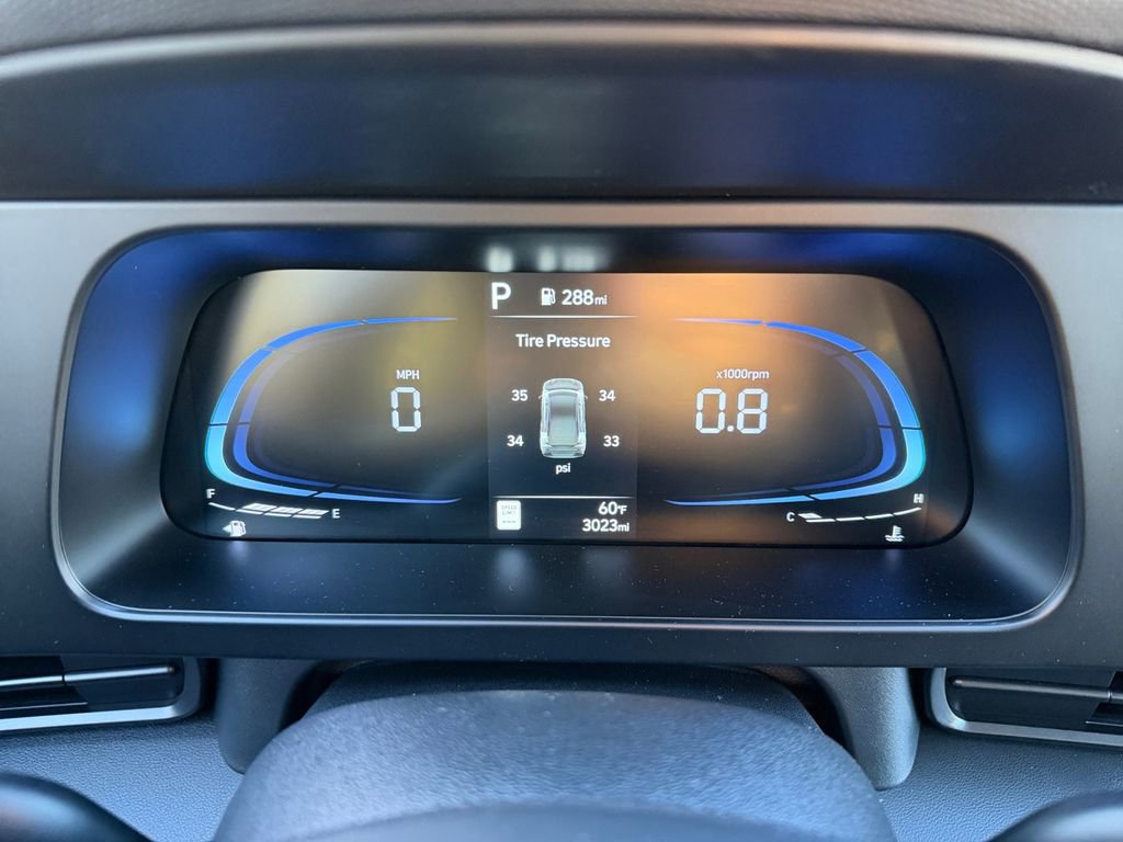 Certified 2025 Hyundai Elantra Sport image 12