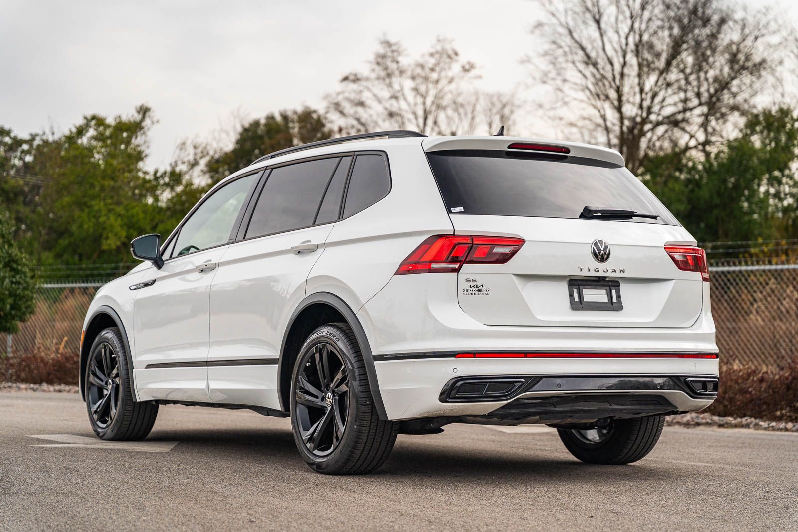 Used 2024 Volkswagen Tiguan SE R-Line image 5