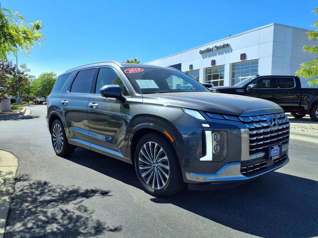 Used 2024 Hyundai Palisade Calligraphy AWD/4WD image 2