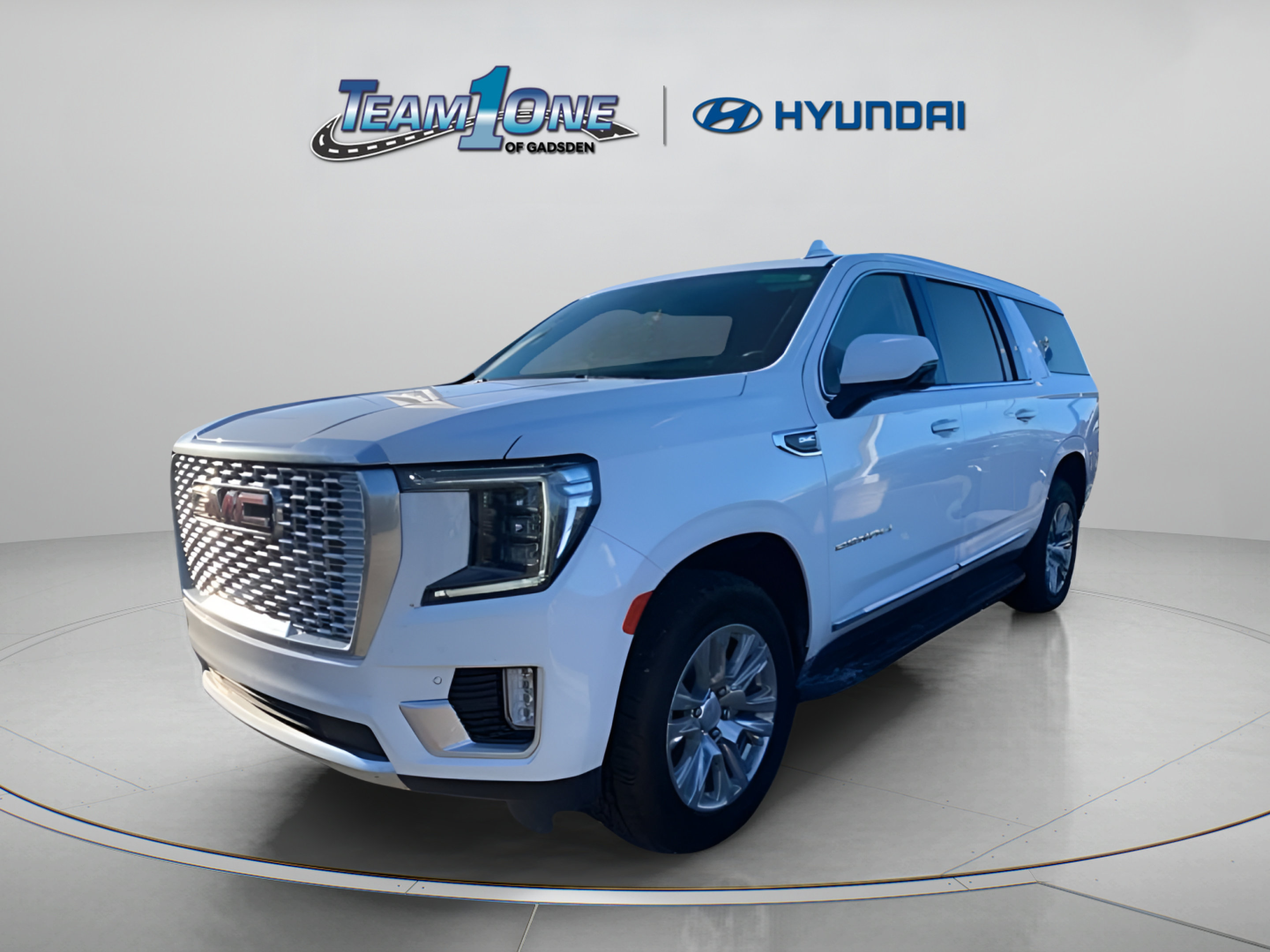 Used 2024 GMC Yukon XL Denali RWD image 4