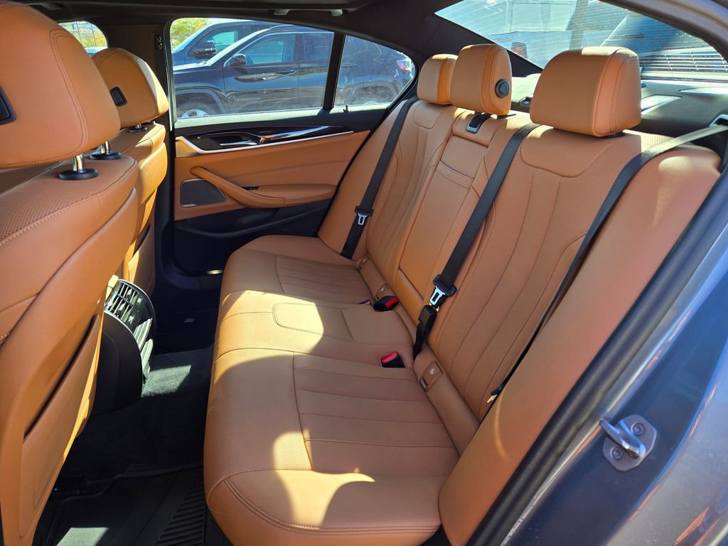 Used 2023 BMW 530i xDrive w/ Premium Package image 27