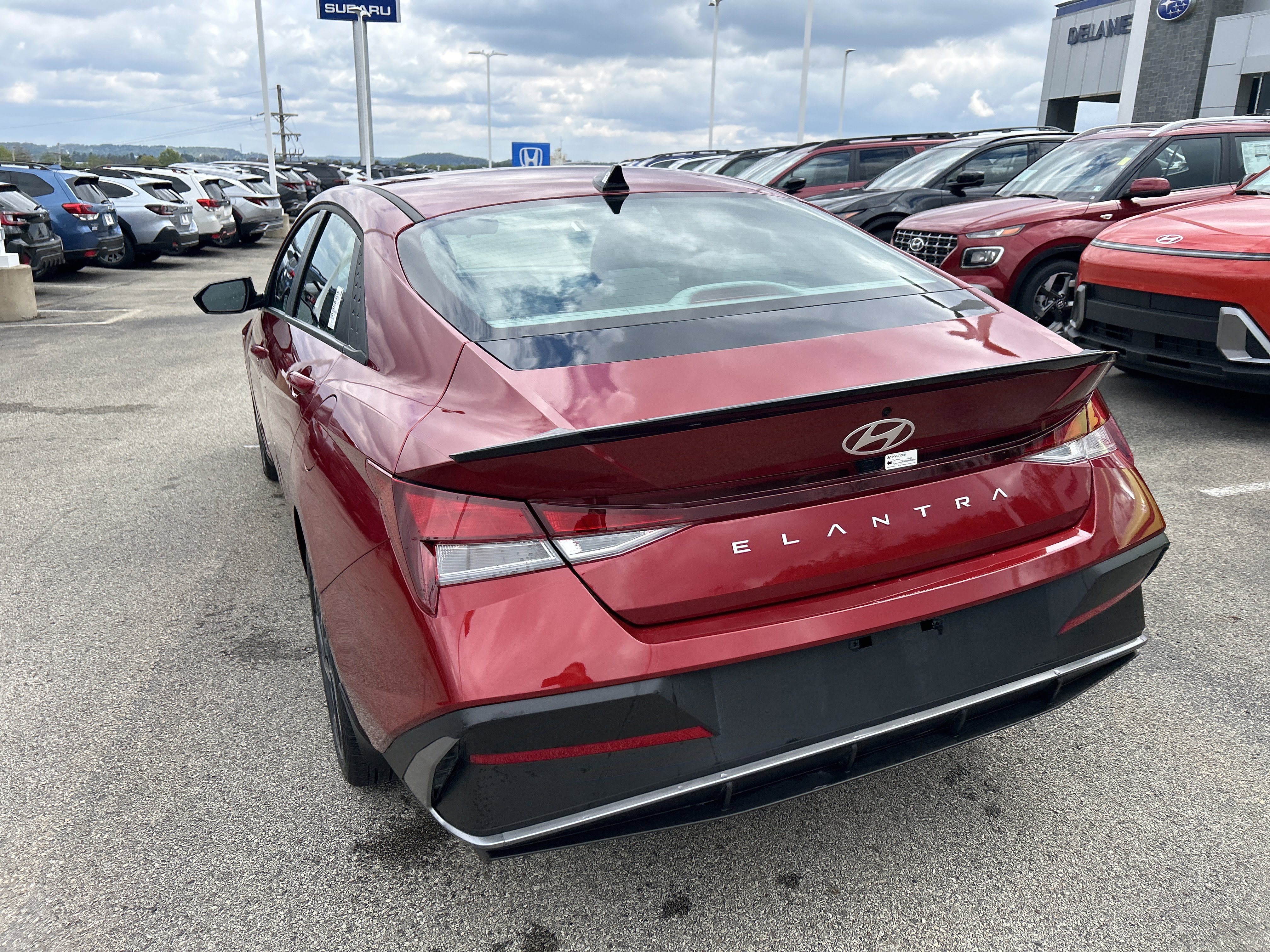 Used 2025 Hyundai Elantra Sport FWD image 12