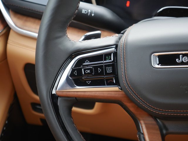 New 2025 Jeep Grand Cherokee L Summit image 13