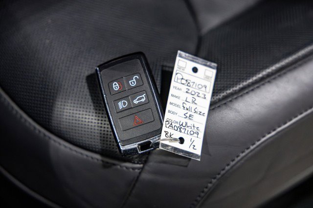 Used 2023 Land Rover Range Rover SE image 42