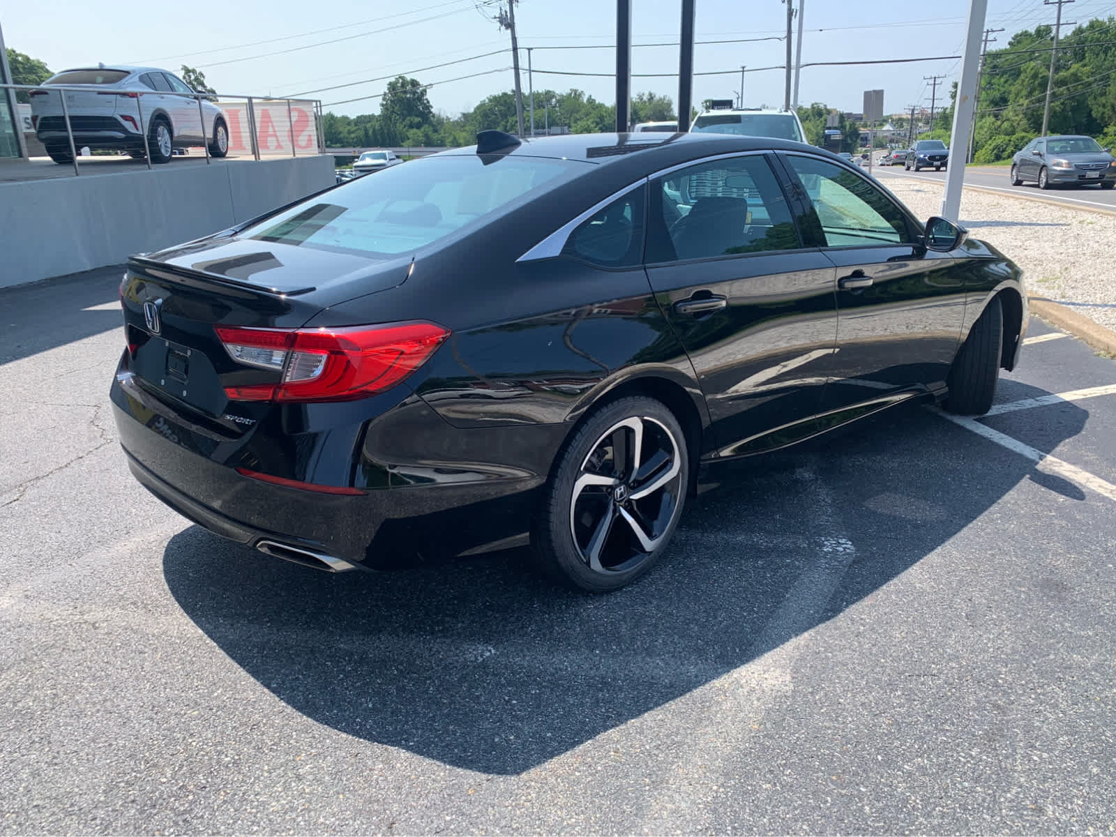 Used 2019 Honda Accord Sport image 4
