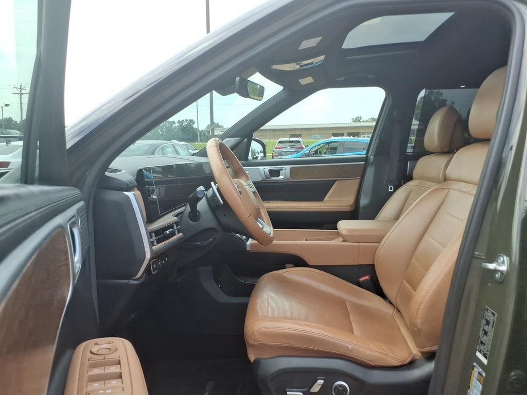 Used 2024 Hyundai Santa Fe Limited FWD image 17