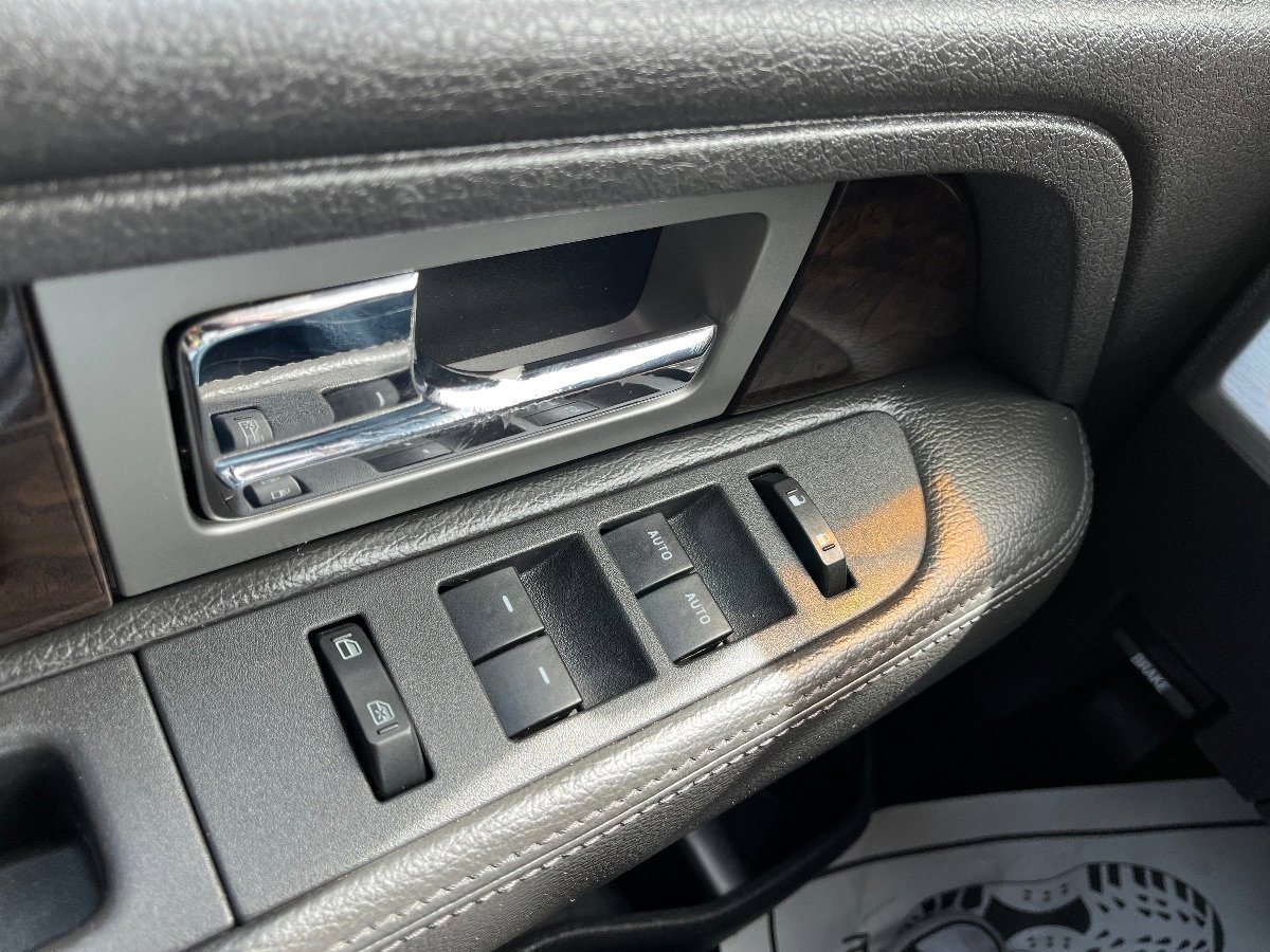Used 2013 Ford F150 Platinum AWD/4WD image 24