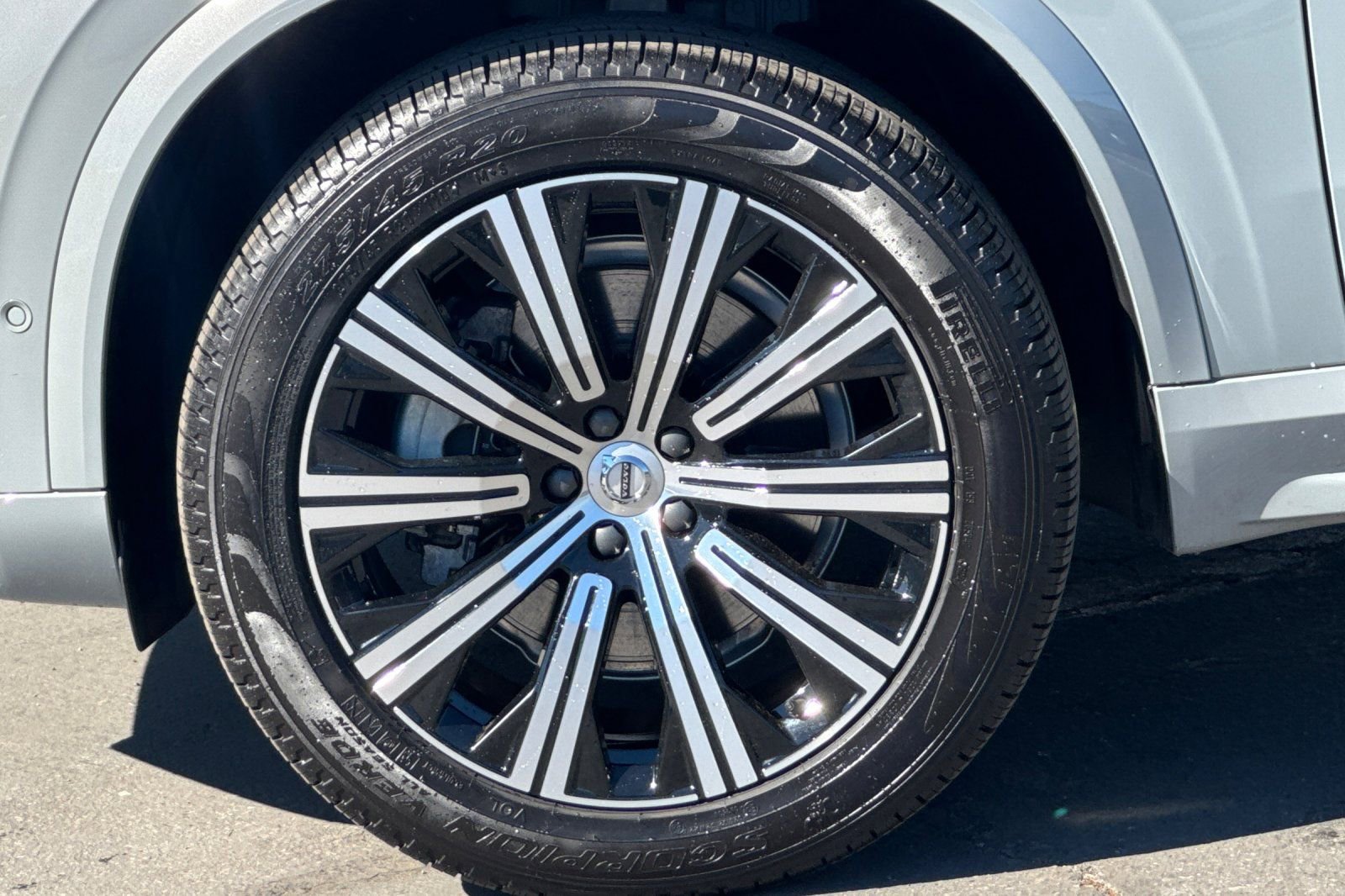 Used 2025 Volvo XC90 B6 Plus AWD/4WD image 11