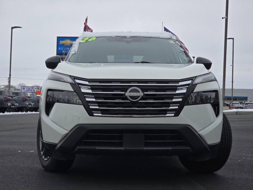 Used 2024 Nissan Rogue S image 8