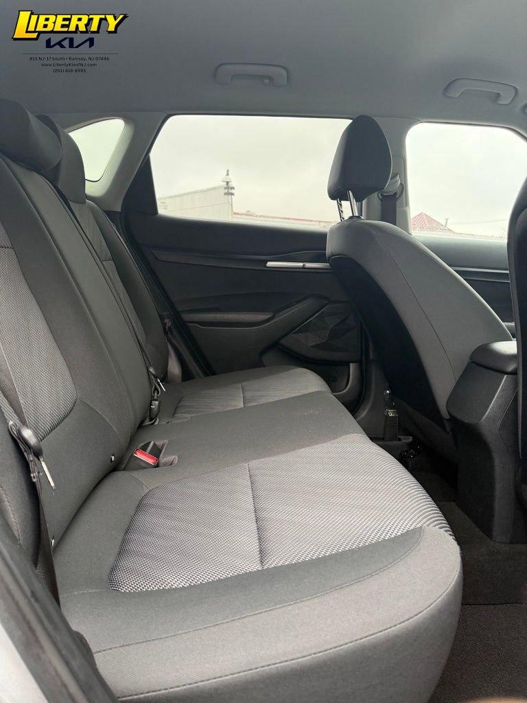 Used 2023 Kia Seltos LX image 11