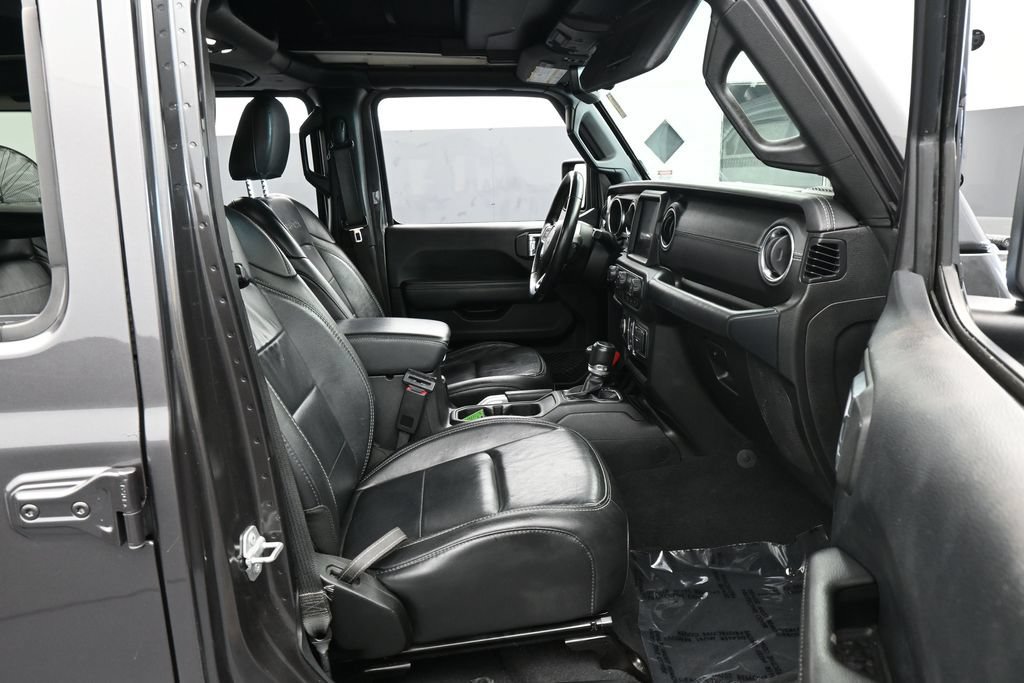 Used 2018 Jeep Wrangler Unlimited Sahara AWD/4WD image 40