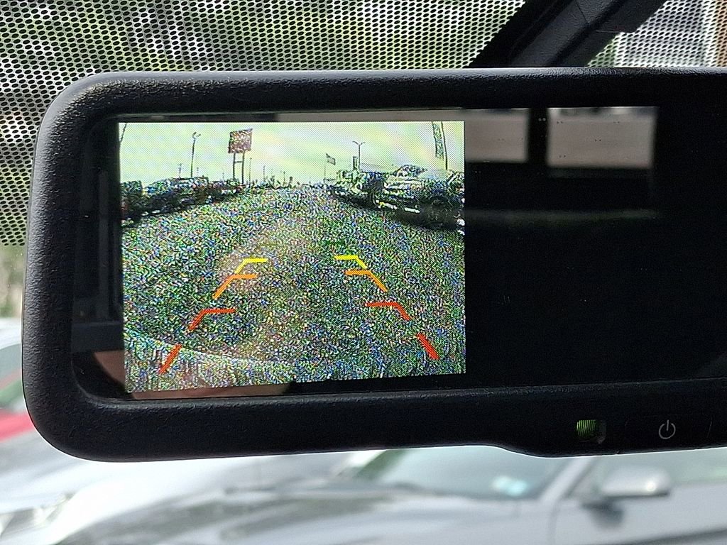 Used 2017 Nissan Titan SV image 17
