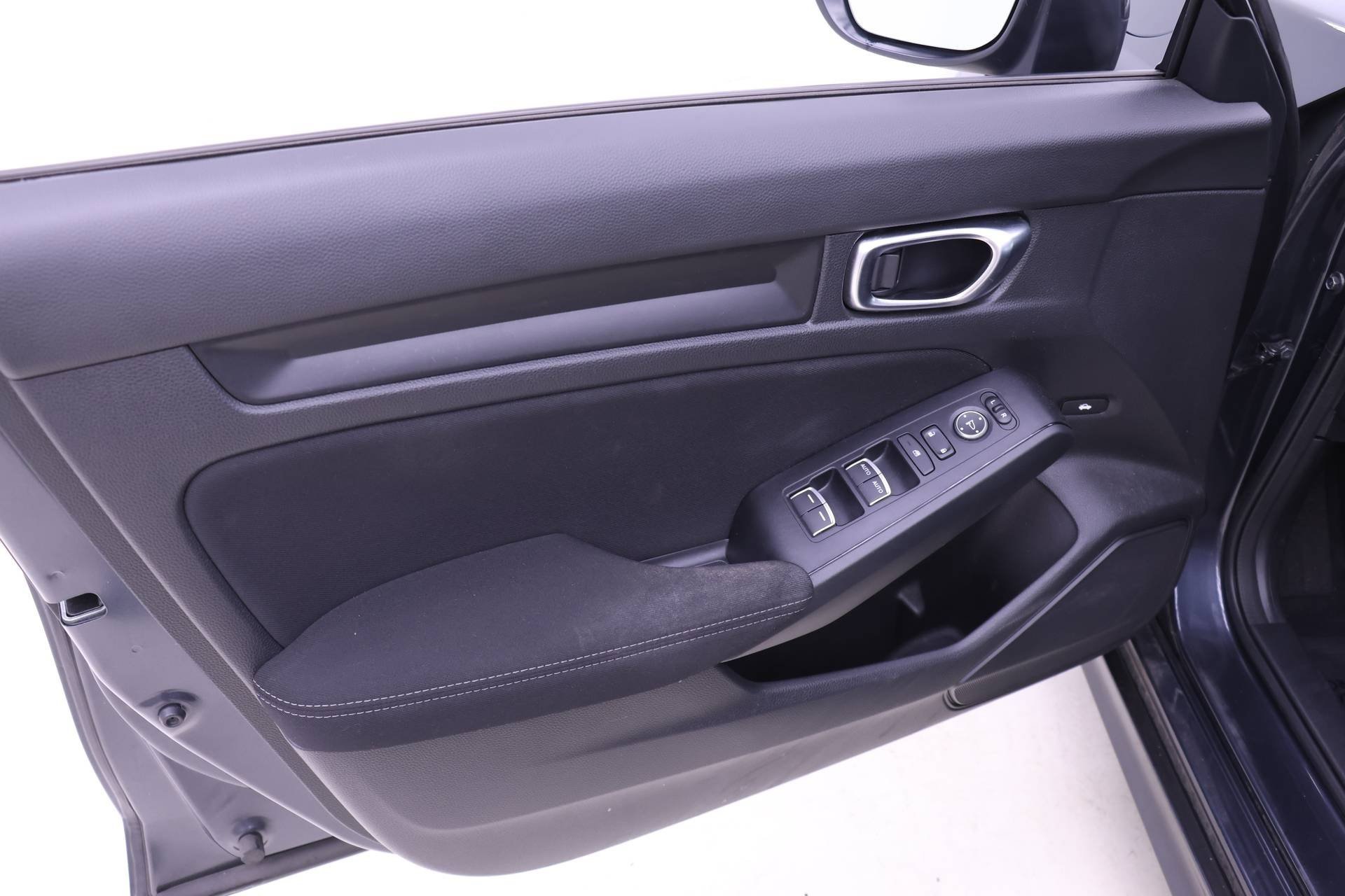 Used 2023 Honda Civic Sport image 9