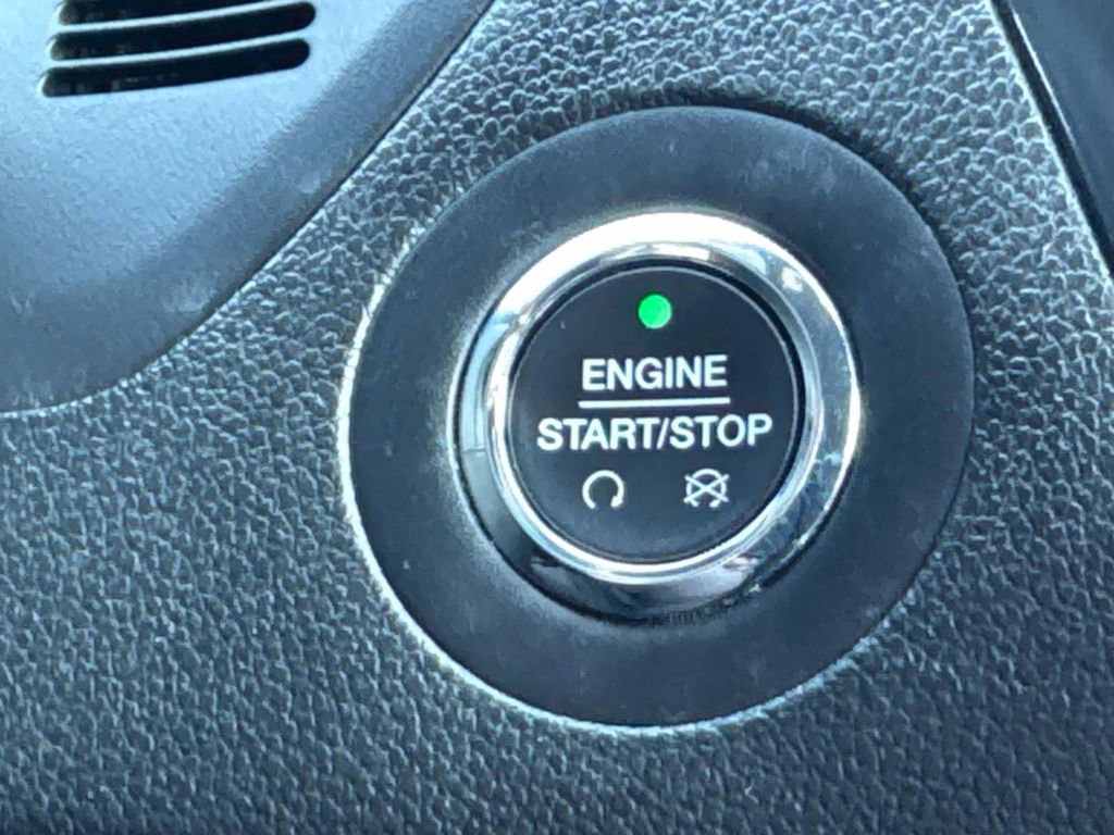 Used 2018 Ford Explorer XLT w/ Equipment Group 201A FWD image 11