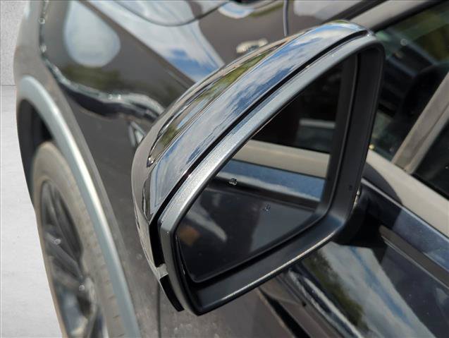 Used 2023 Volkswagen Tiguan SE R-Line FWD image 15