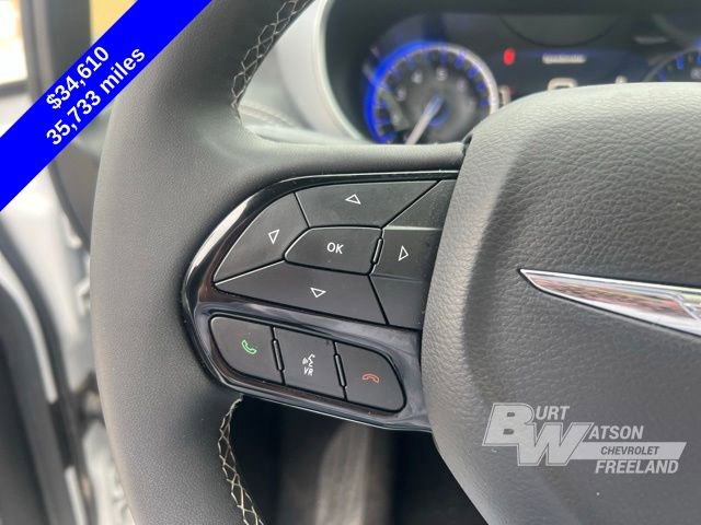 Used 2025 Chrysler Pacifica Limited FWD image 17