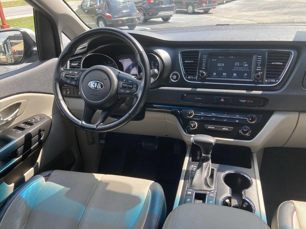 Used 2019 Kia Sedona EX image 22