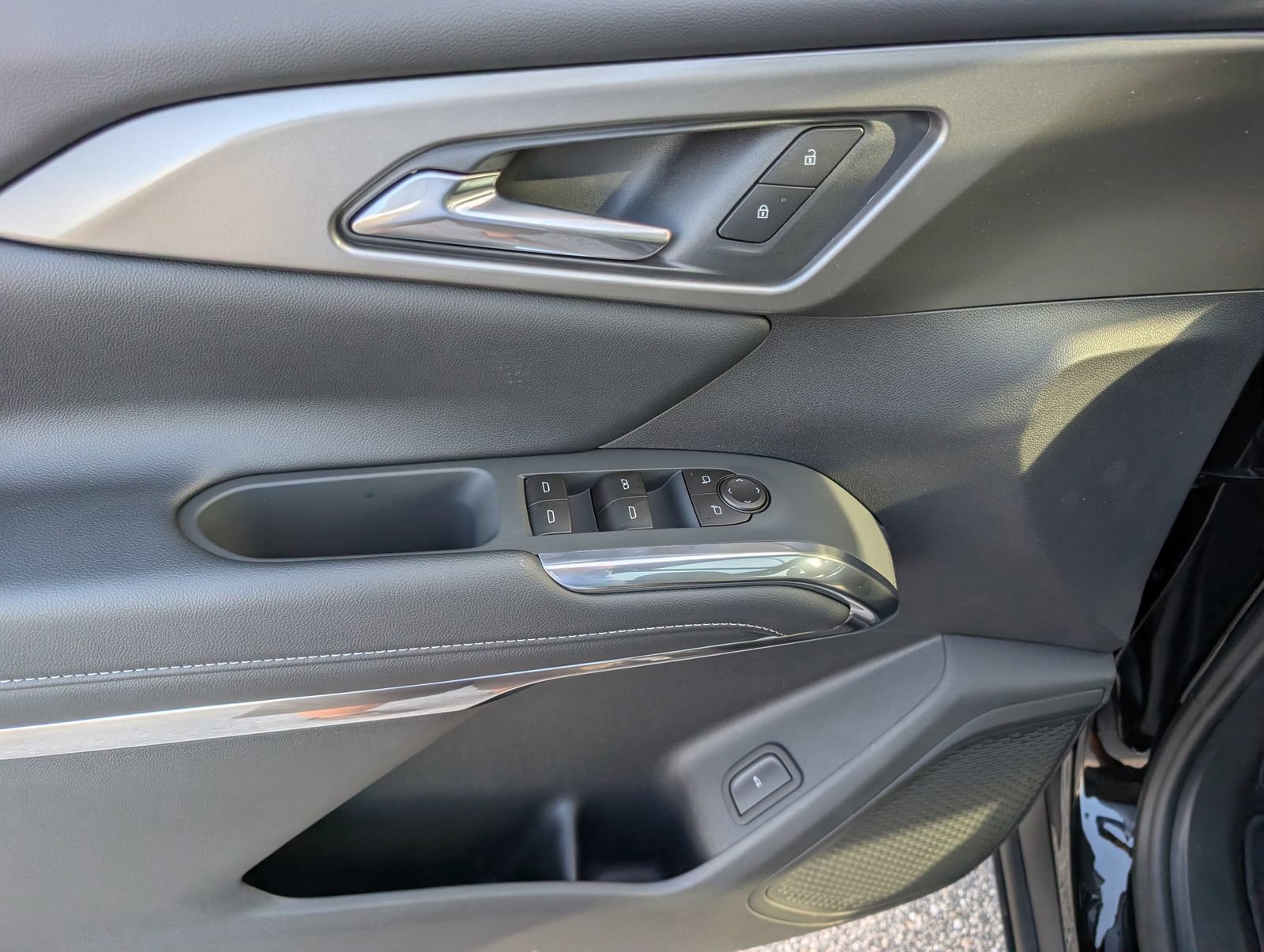 New 2026 Chevrolet Traverse LT w/ Sun and Wheel Package FWD image 17