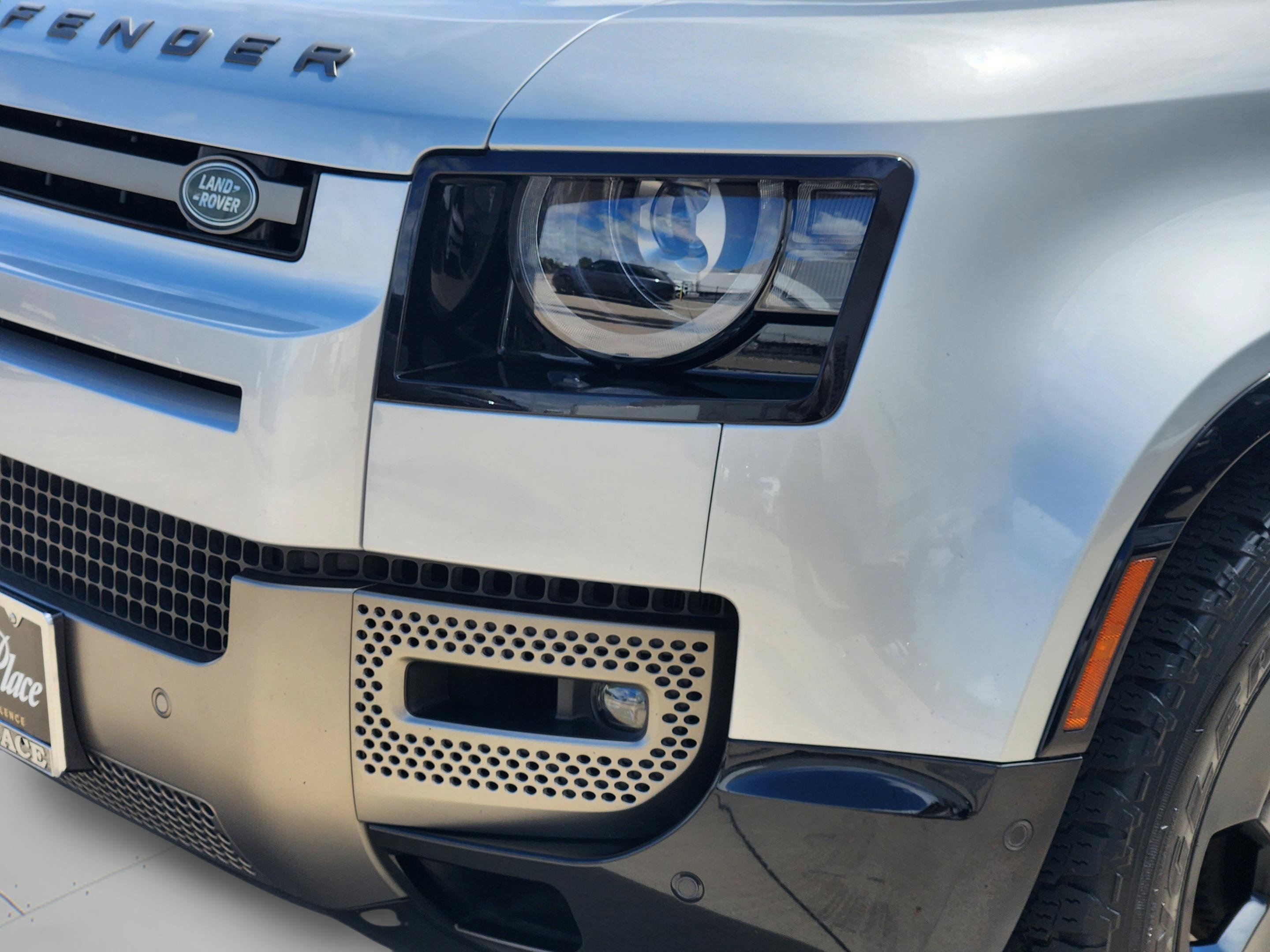 Certified 2021 Land Rover Defender 110 X-Dynamic SE AWD/4WD image 30