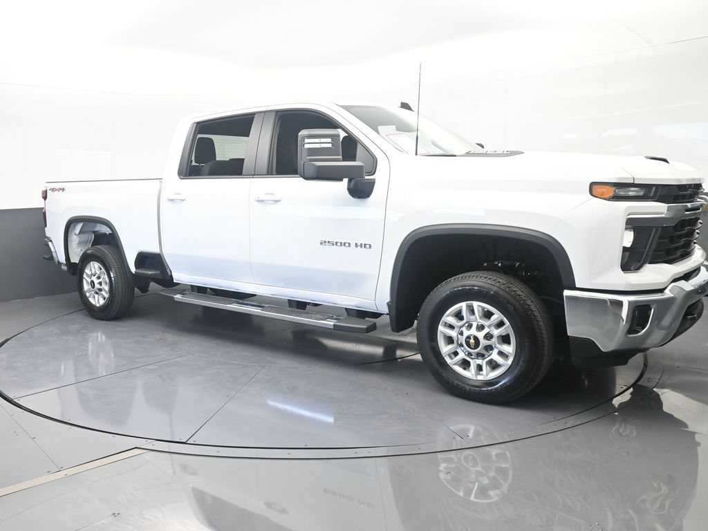 Used 2025 Chevrolet Silverado 2500 LT w/ Convenience Package AWD/4WD image 8