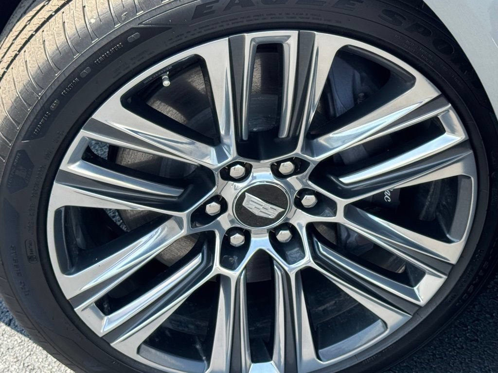 Used 2026 Cadillac Vistiq Platinum w/ LPO, Floor Liner Package AWD/4WD image 13