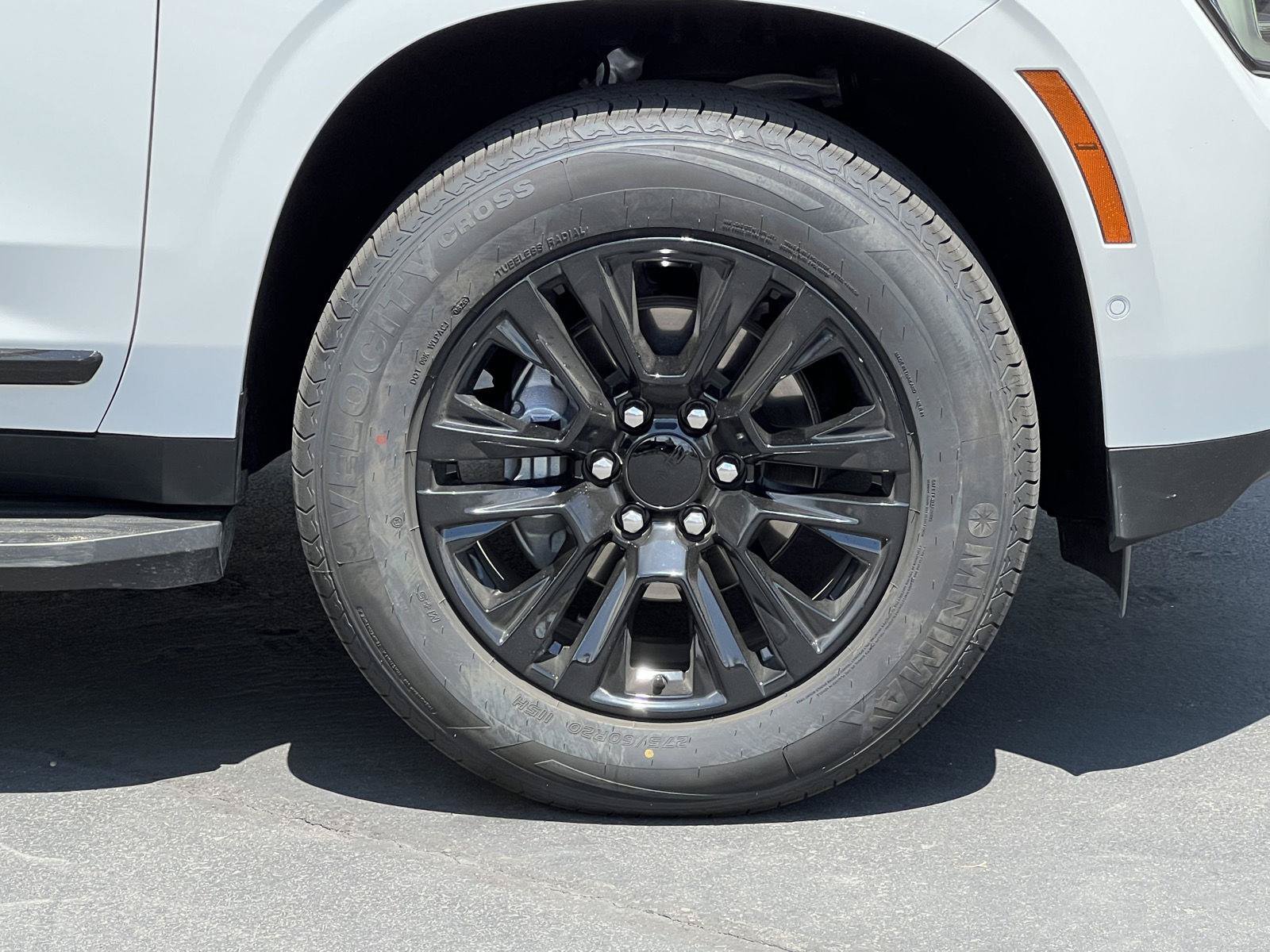 Used 2025 GMC Yukon XL Denali AWD/4WD image 16