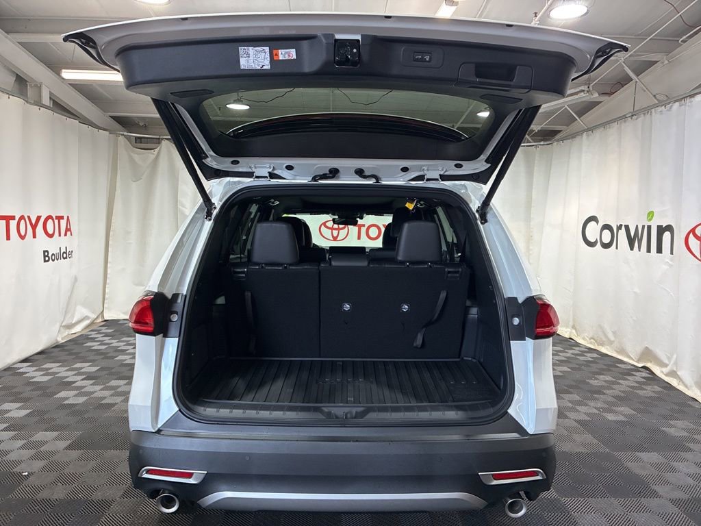 Used 2026 Toyota Grand Highlander AWD Hybrid image 17