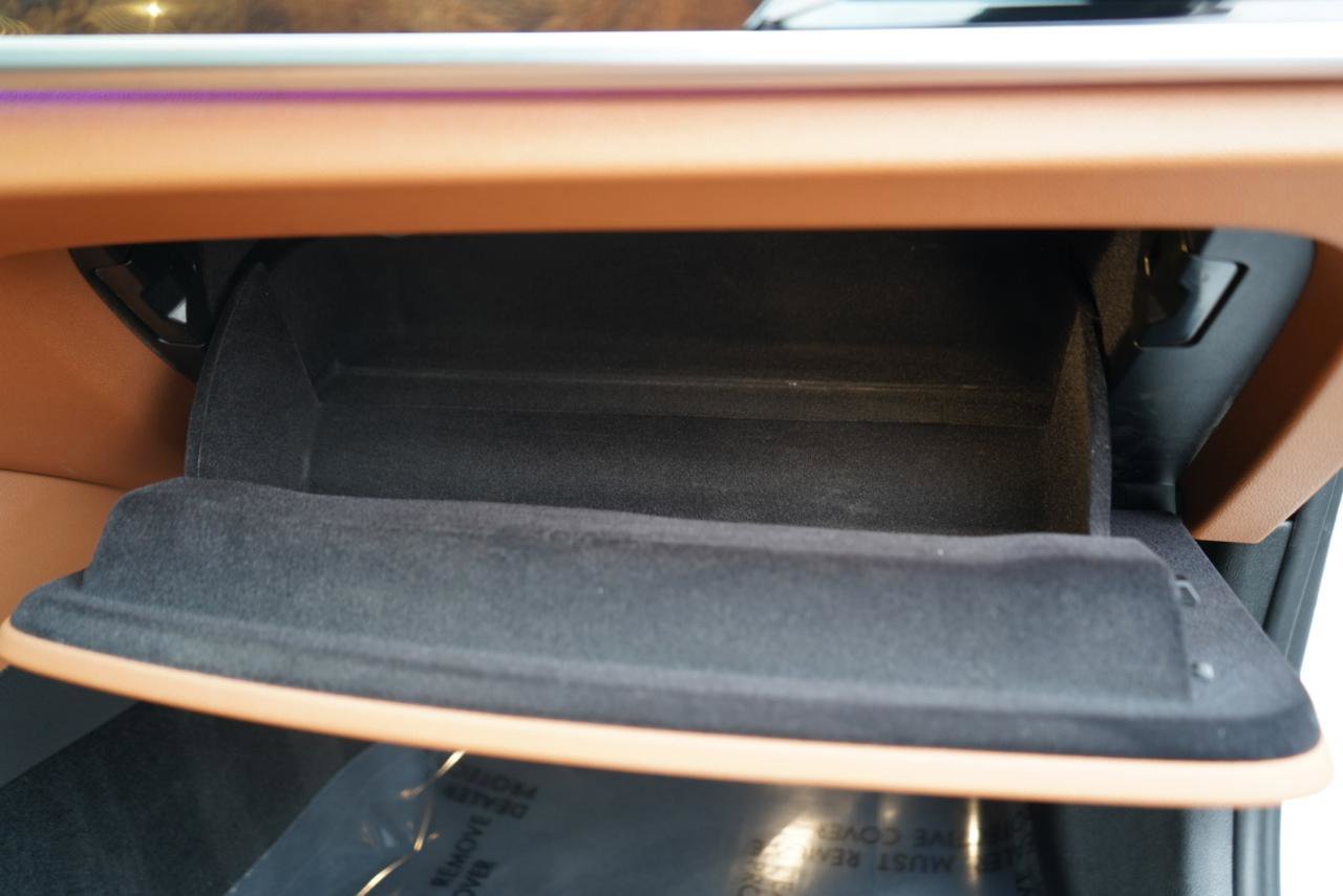 Used 2018 BMW 530e xDrive image 71