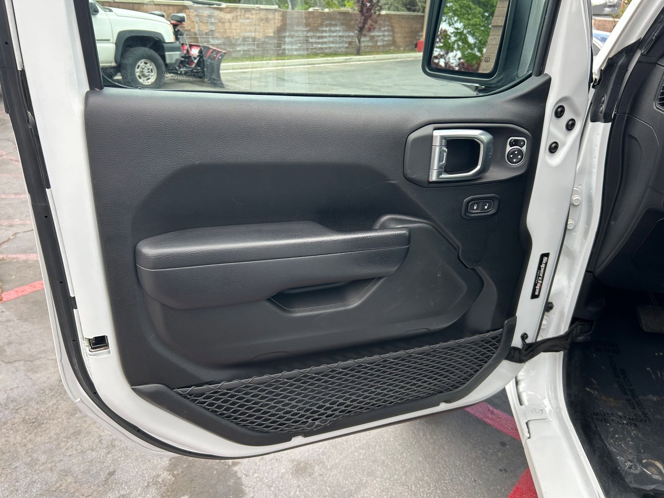 Used 2024 Jeep Gladiator Sport AWD/4WD image 10
