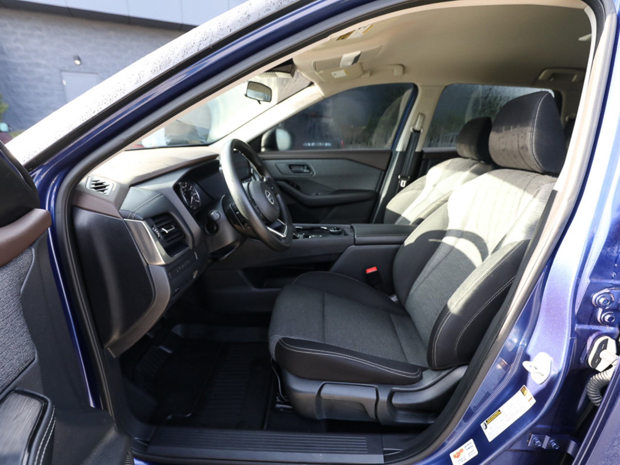Used 2021 Nissan Rogue S AWD/4WD image 12