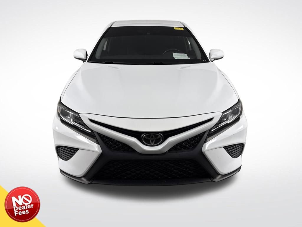 Used 2020 Toyota Camry SE w/ Carpet Mat Package image 9