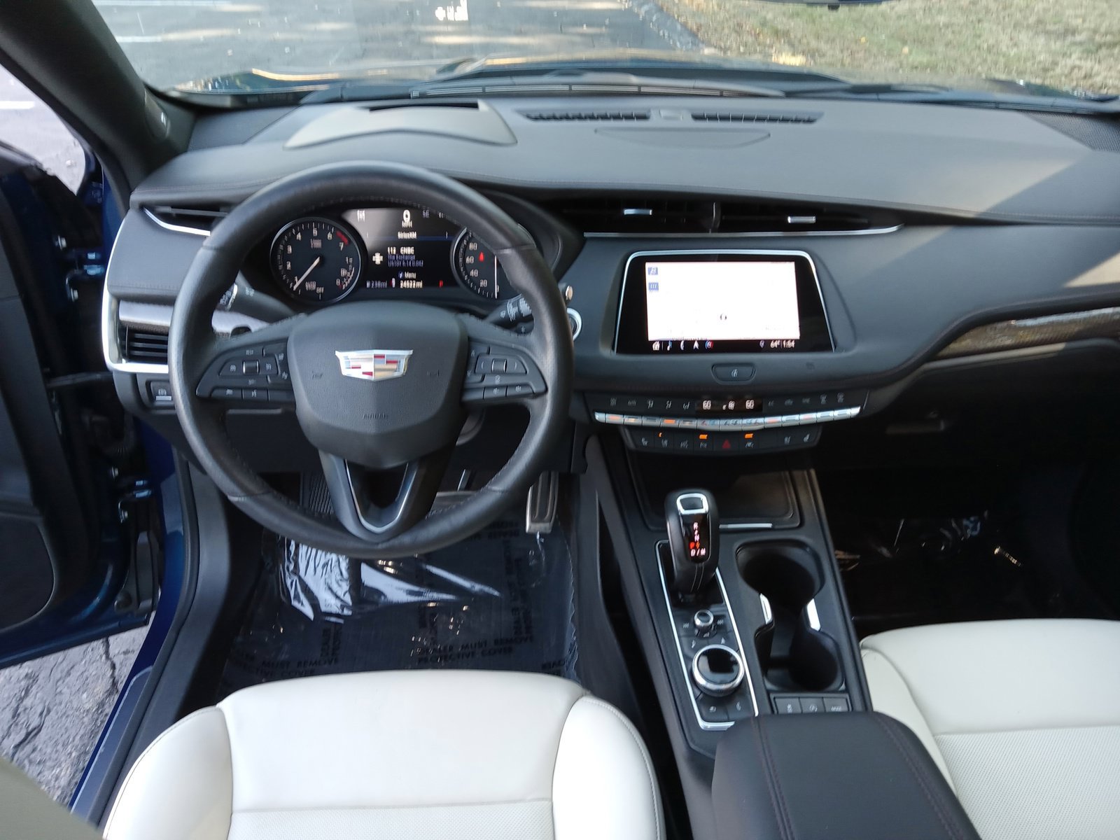 Used 2019 Cadillac XT4 Sport AWD/4WD image 15