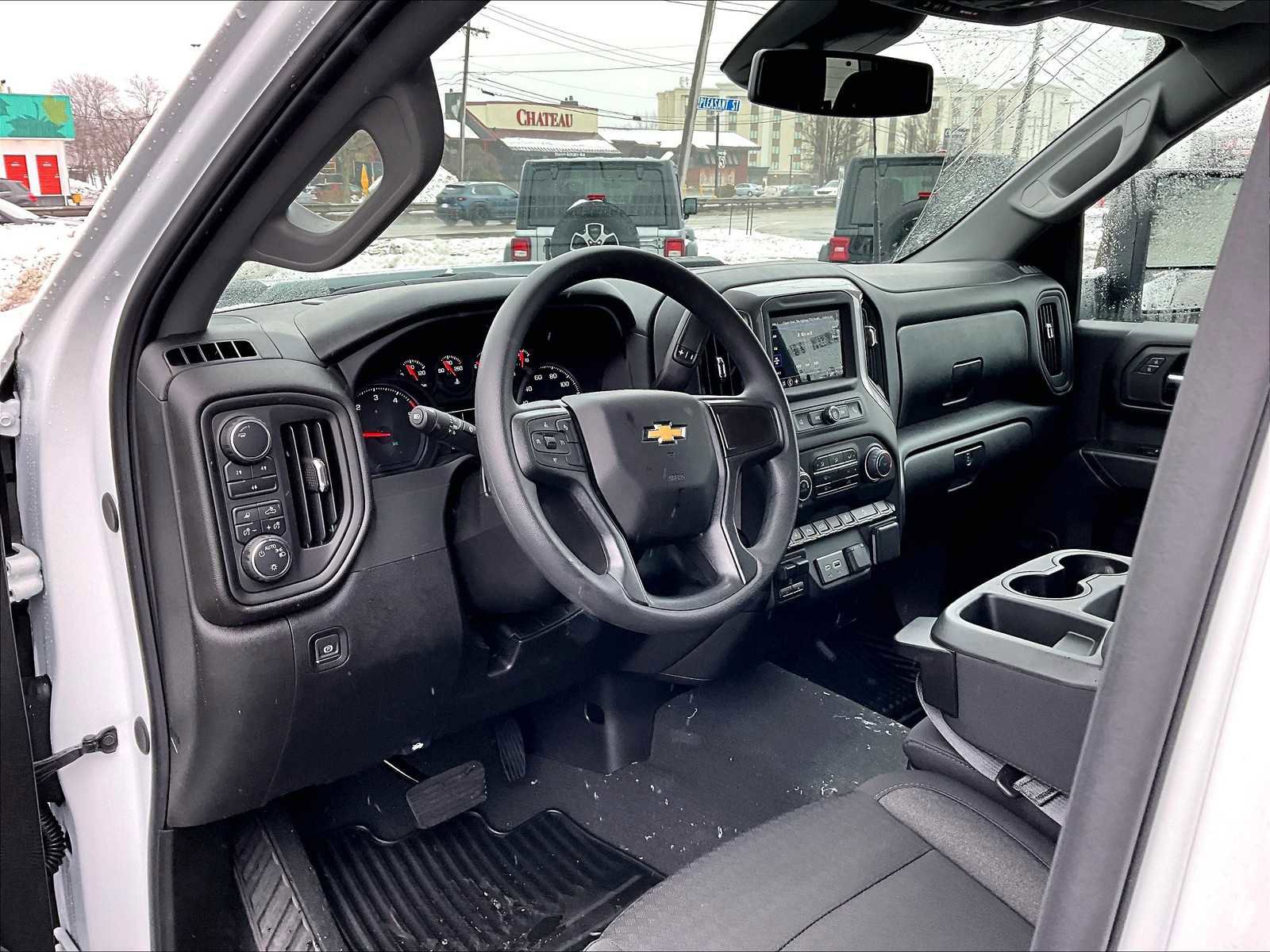 New 2025 Chevrolet Silverado 2500 Custom w/ Custom Value Package image 9