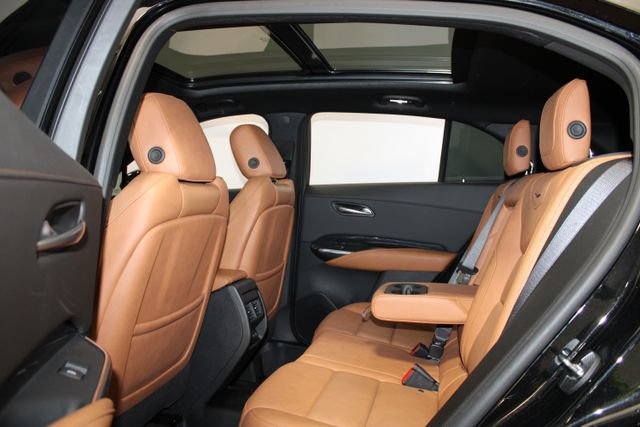 Certified 2024 Cadillac XT4 Sport AWD/4WD image 10