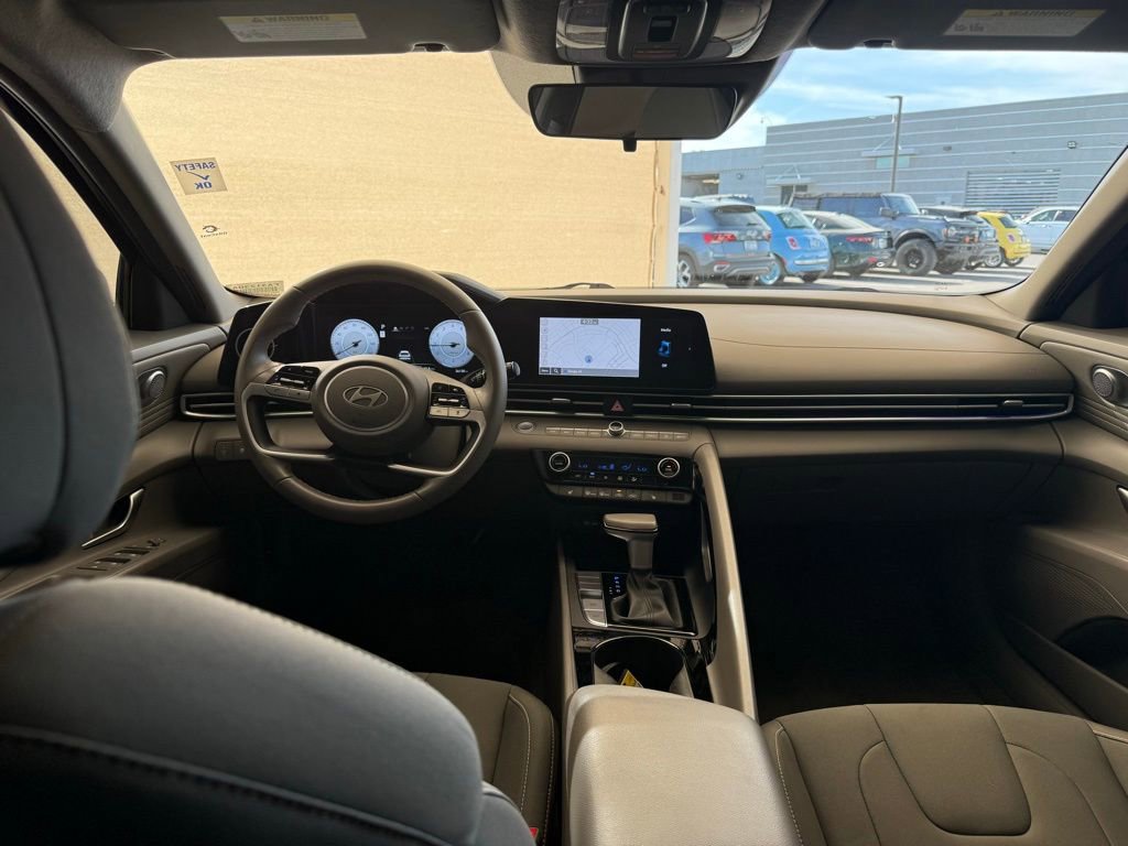 Used 2024 Hyundai Elantra SEL w/ Convenience Package FWD image 31