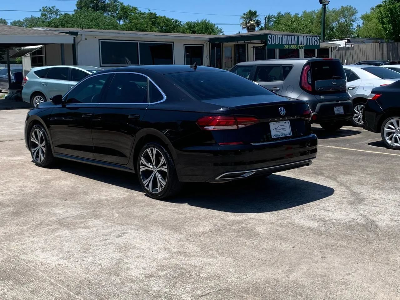 Used 2021 Volkswagen Passat 2.0T SE FWD image 5