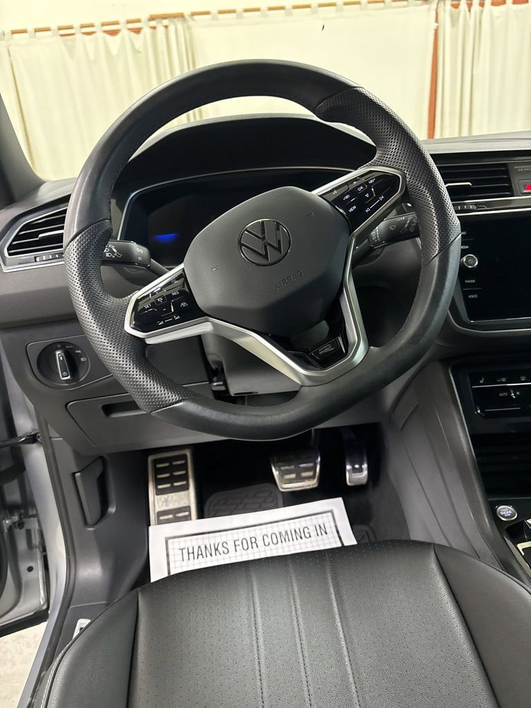 Used 2024 Volkswagen Tiguan SE R-Line AWD/4WD image 11