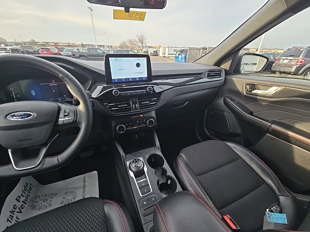 Used 2025 Ford Escape ST-Line FWD image 25