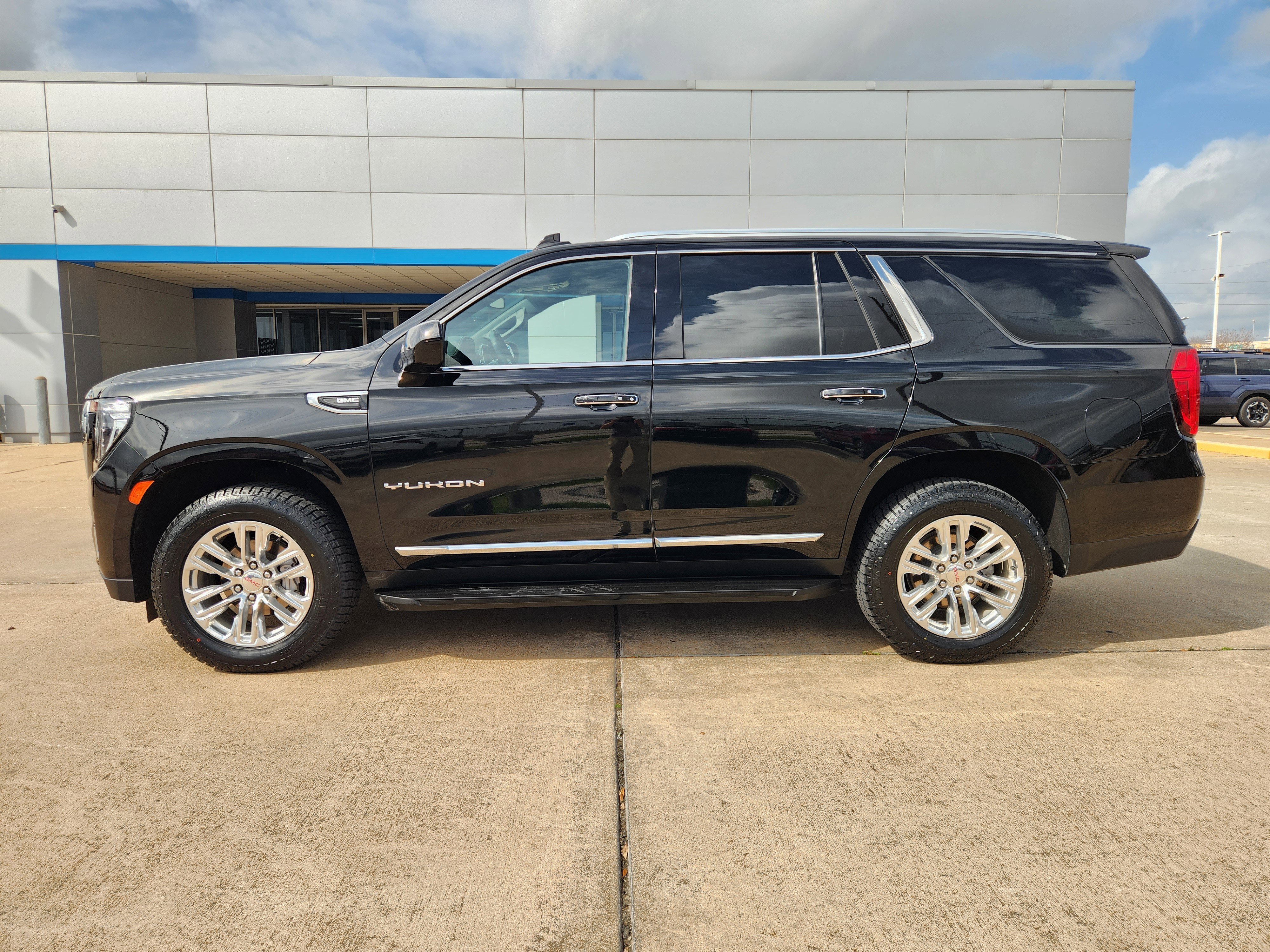 Certified 2024 GMC Yukon SLT image 5