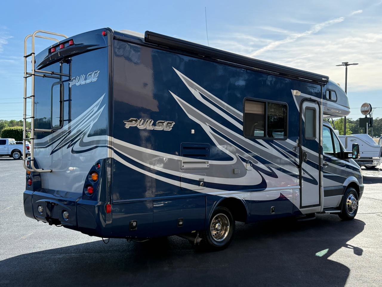 Used 2008 Dodge Sprinter 3500 RWD image 5