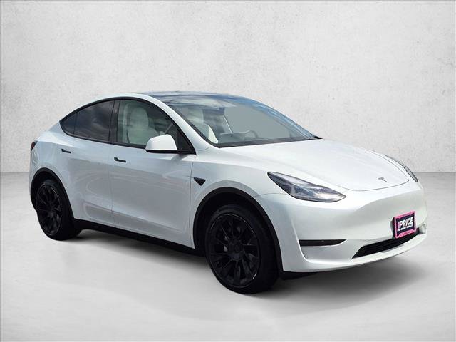 Used 2024 Tesla Model Y Long Range RWD image 3